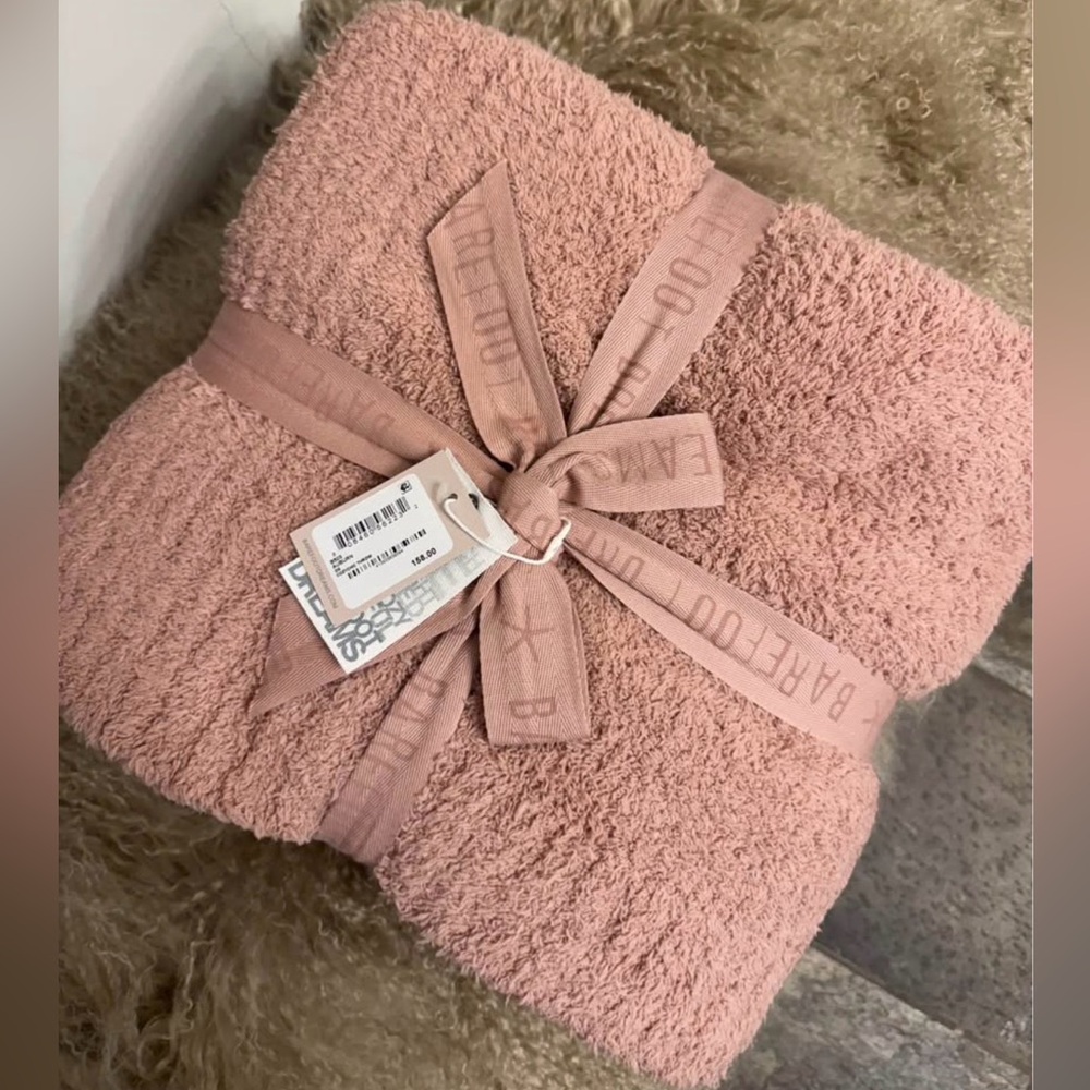 NWT Barefoot Dreams Cozy Throw Auburn